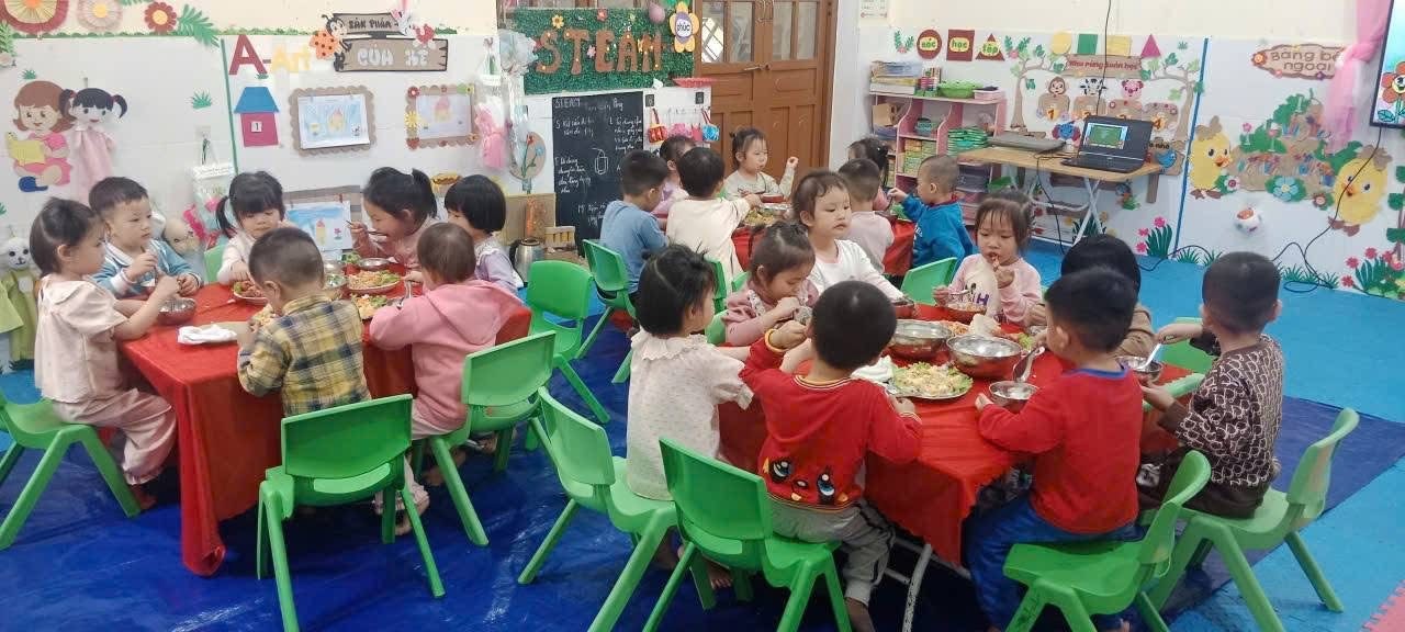 Bữa trưa vui vẻ