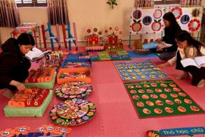 TRƯỜNG MẦM NON 1 TRI LỄ TỔ CHỨC HỘI THI LÀM ĐỒ DÙNG ĐỒ CHƠI TỰ TẠO CẤP TRƯỜNG  NĂM HỌC 2023-2024