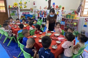 TRẢI NGHIỆM “ BỮA TRƯA VUI VẺ”   TRƯỜNG MẦM NON 1 TRI LỄ NĂM HỌC 2024-2025